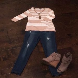 EUC blush and cream 3/4 sleeve sweater!